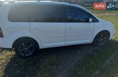 Минивэн Volkswagen Touran 2009 в 