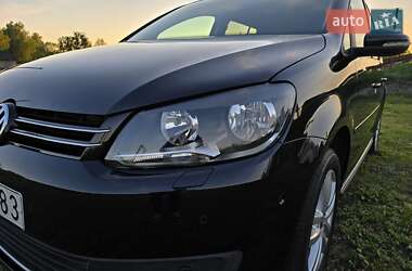 Минивэн Volkswagen Touran 2011 в 