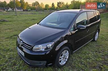 Минивэн Volkswagen Touran 2011 в 