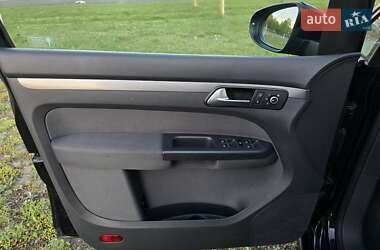 Минивэн Volkswagen Touran 2011 в 