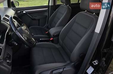 Минивэн Volkswagen Touran 2011 в 