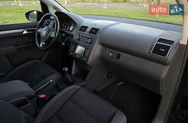Минивэн Volkswagen Touran 2011 в 