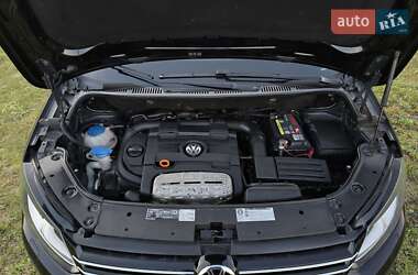 Минивэн Volkswagen Touran 2011 в 