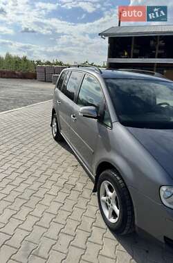Мінівен Volkswagen Touran 2005 в 