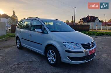 Минивэн Volkswagen Touran 2008 в Дубно
