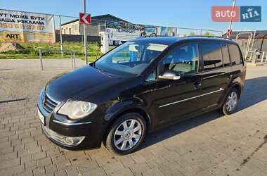 Минивэн Volkswagen Touran 2008 в Виноградове