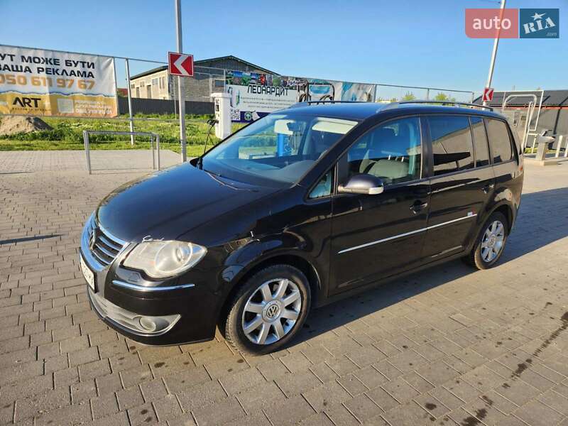 Мінівен Volkswagen Touran 2008 в 