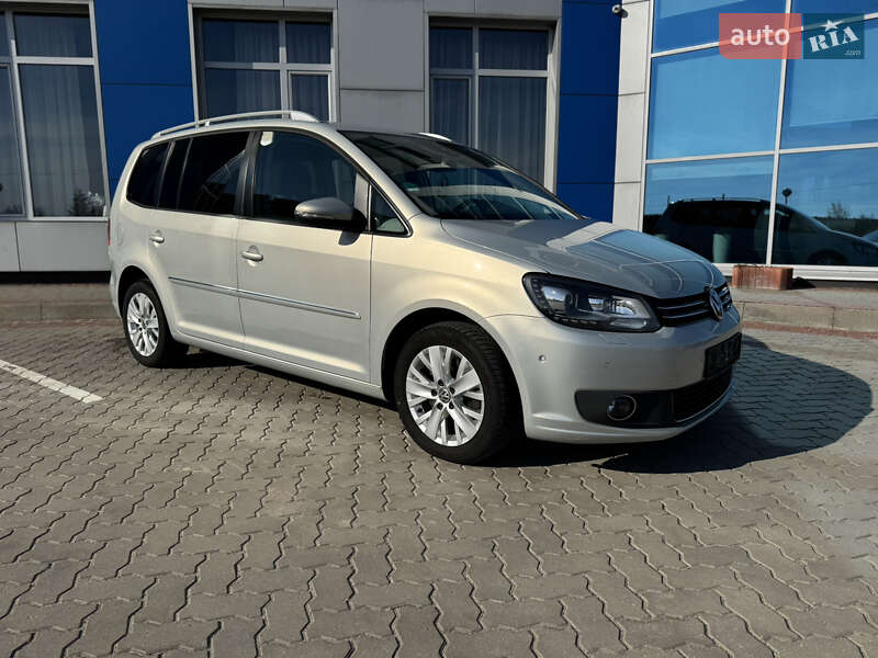 Мінівен Volkswagen Touran 2013 в 