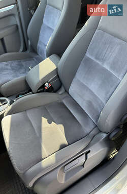 Мінівен Volkswagen Touran 2013 в 