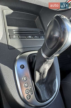 Мінівен Volkswagen Touran 2013 в 