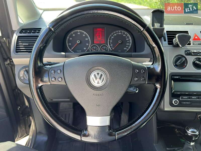 Минивэн Volkswagen Touran 2010 в Николаеве