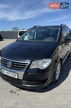 Минивэн Volkswagen Touran 2010 в 