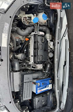 Минивэн Volkswagen Touran 2010 в 