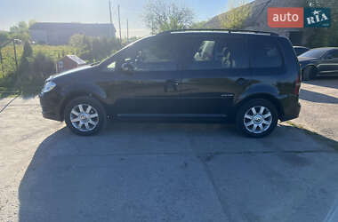 Мінівен Volkswagen Touran 2009 в 