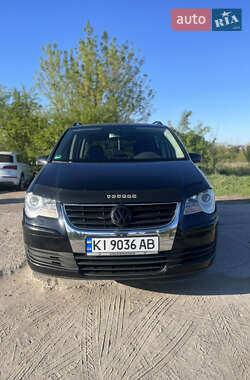 Мінівен Volkswagen Touran 2009 в 