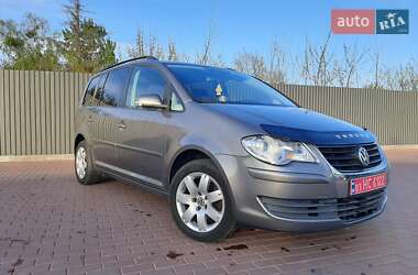 Мінівен Volkswagen Touran 2008 в Сарнах