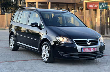 Минивэн Volkswagen Touran 2010 в Староконстантинове