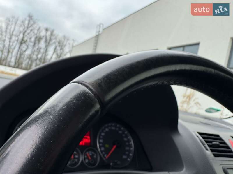 Мінівен Volkswagen Touran 2009 в Запоріжжі