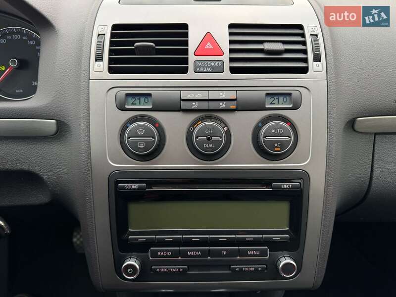 Мінівен Volkswagen Touran 2009 в Запоріжжі
