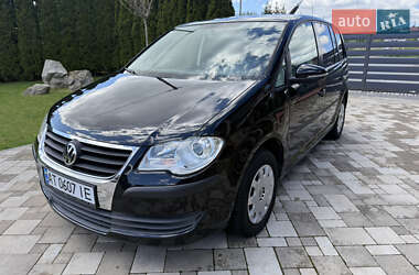 Мінівен Volkswagen Touran 2010 в Івано-Франківську