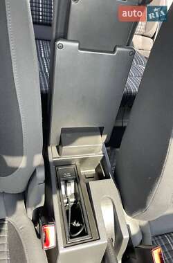 Мінівен Volkswagen Touran 2011 в 