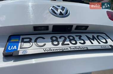 Мінівен Volkswagen Touran 2011 в 