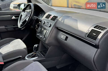 Мінівен Volkswagen Touran 2010 в 