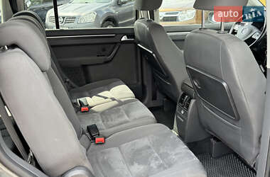 Мінівен Volkswagen Touran 2010 в 