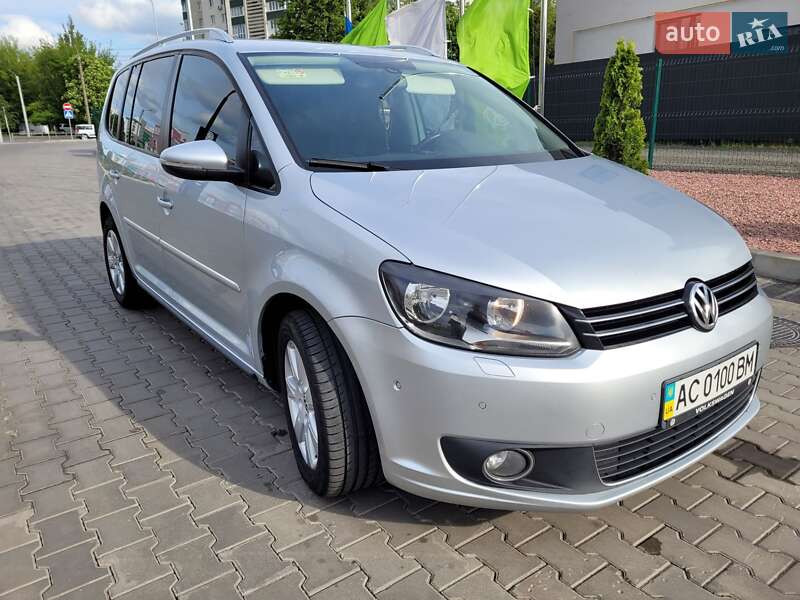 Минивэн Volkswagen Touran 2015 в Болехове