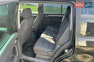 Мінівен Volkswagen Touran 2005 в 