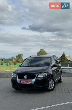 Мінівен Volkswagen Touran 2010 в Нововолинську