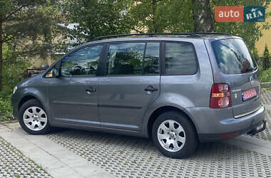 Минивэн Volkswagen Touran 2007 в 