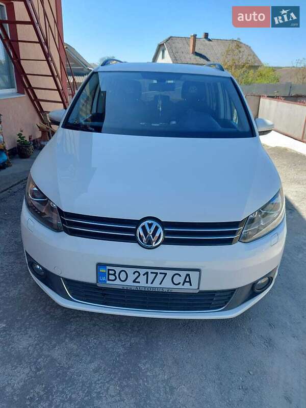 Минивэн Volkswagen Touran 2013 в 