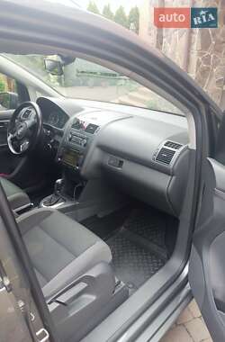 Минивэн Volkswagen Touran 2012 в 