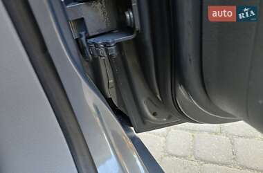 Мінівен Volkswagen Touran 2004 в 