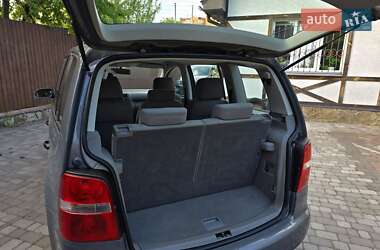 Мінівен Volkswagen Touran 2004 в 