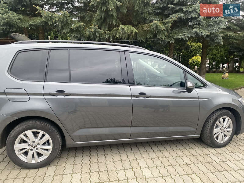 Мікровен Volkswagen Touran 2019 в Стрию