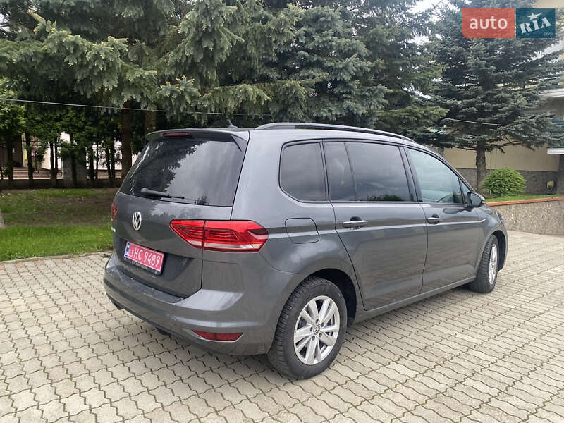 Мікровен Volkswagen Touran 2019 в Стрию