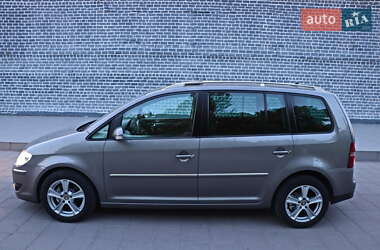 Минивэн Volkswagen Touran 2008 в 