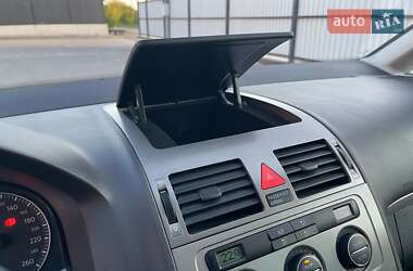 Минивэн Volkswagen Touran 2007 в 