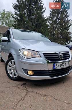 Мінівен Volkswagen Touran 2007 в Корсунь-Шевченківському