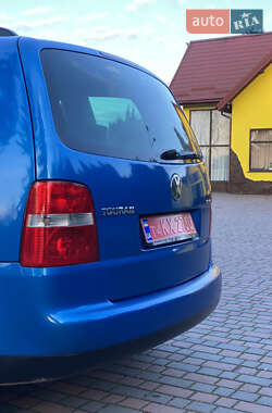 Мінівен Volkswagen Touran 2004 в 