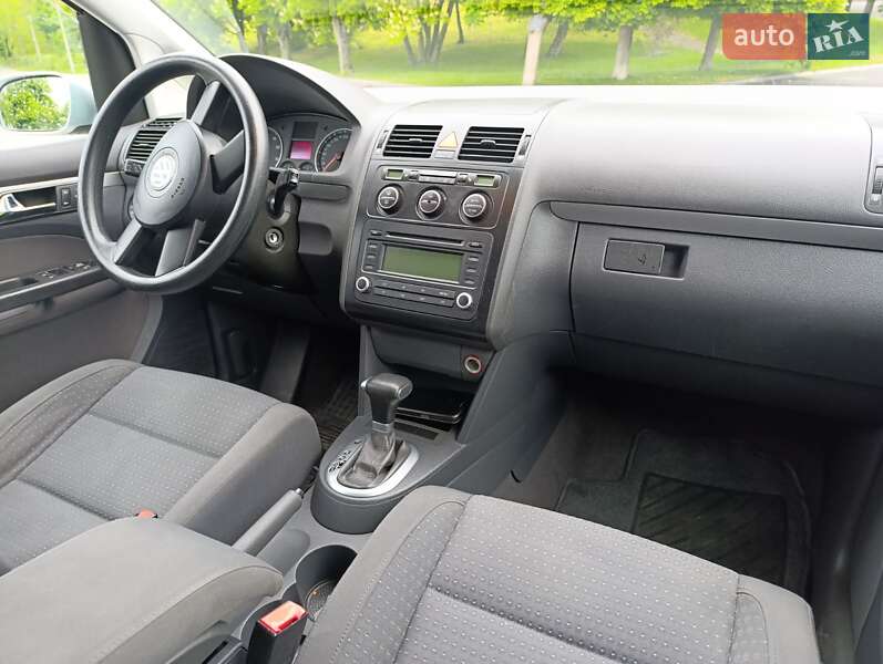 Мінівен Volkswagen Touran 2005 в Світловодську