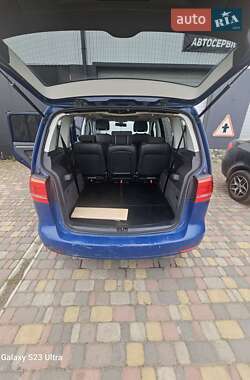 Мінівен Volkswagen Touran 2012 в 