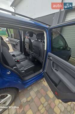 Мінівен Volkswagen Touran 2012 в 