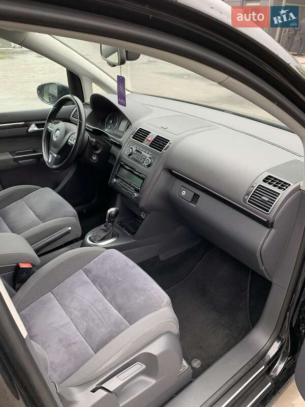 Мінівен Volkswagen Touran 2010 в Заліщиках