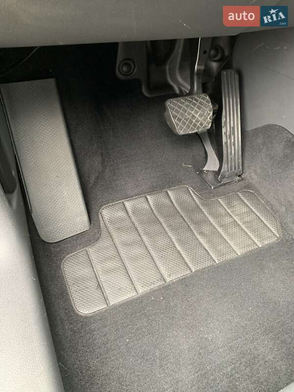 Мінівен Volkswagen Touran 2010 в Заліщиках