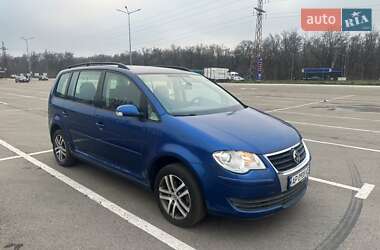 Минивэн Volkswagen Touran 2008 в Запорожье
