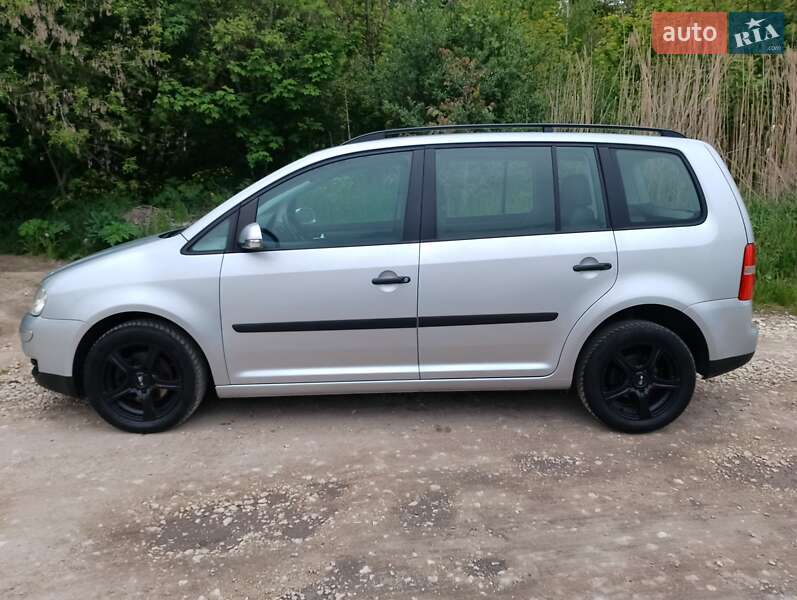 Мінівен Volkswagen Touran 2004 в Тернополі