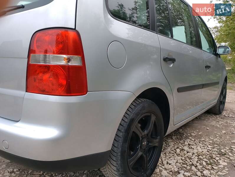 Мінівен Volkswagen Touran 2004 в Тернополі